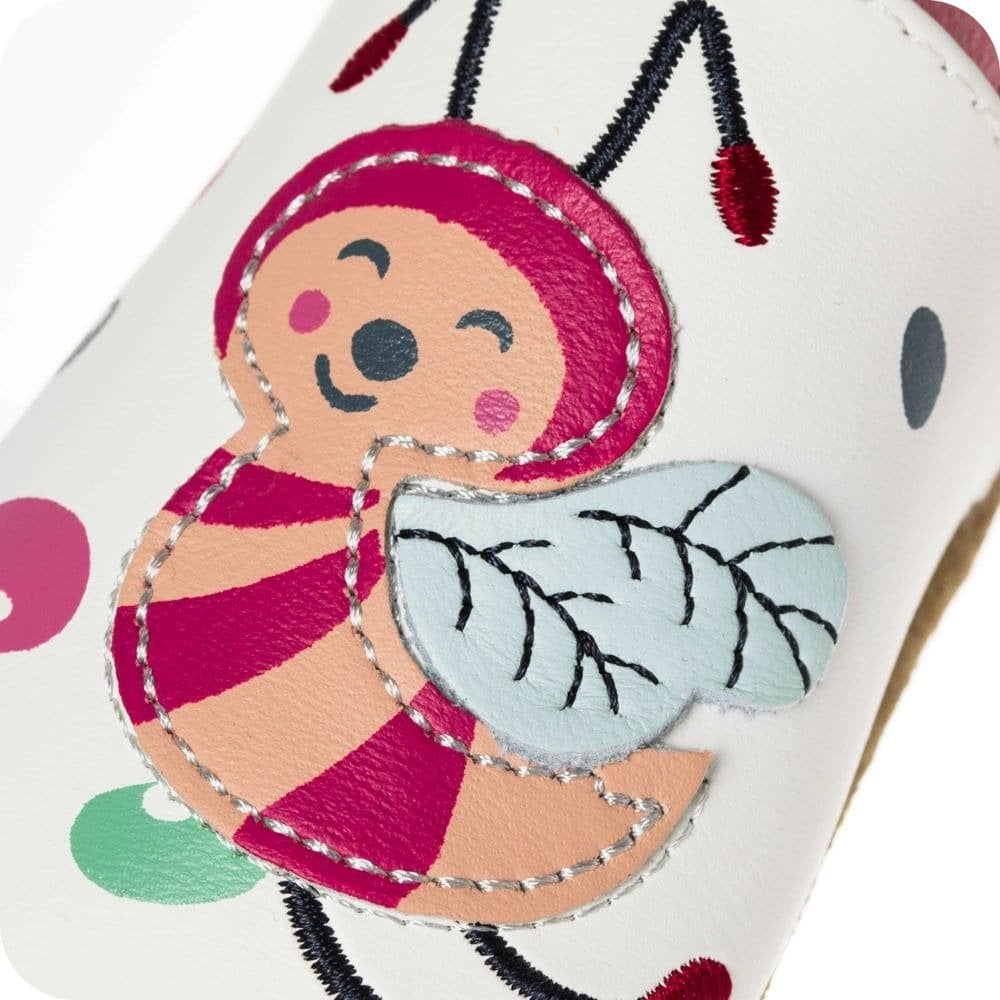 Babyschuhe aus weichem Leder Bienen