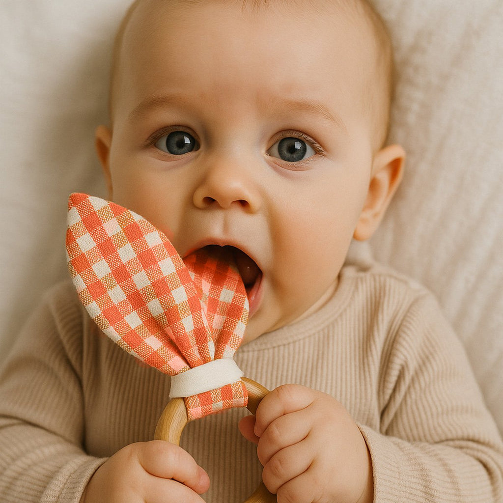 Beißring aus karierter Bio-Baumwolle