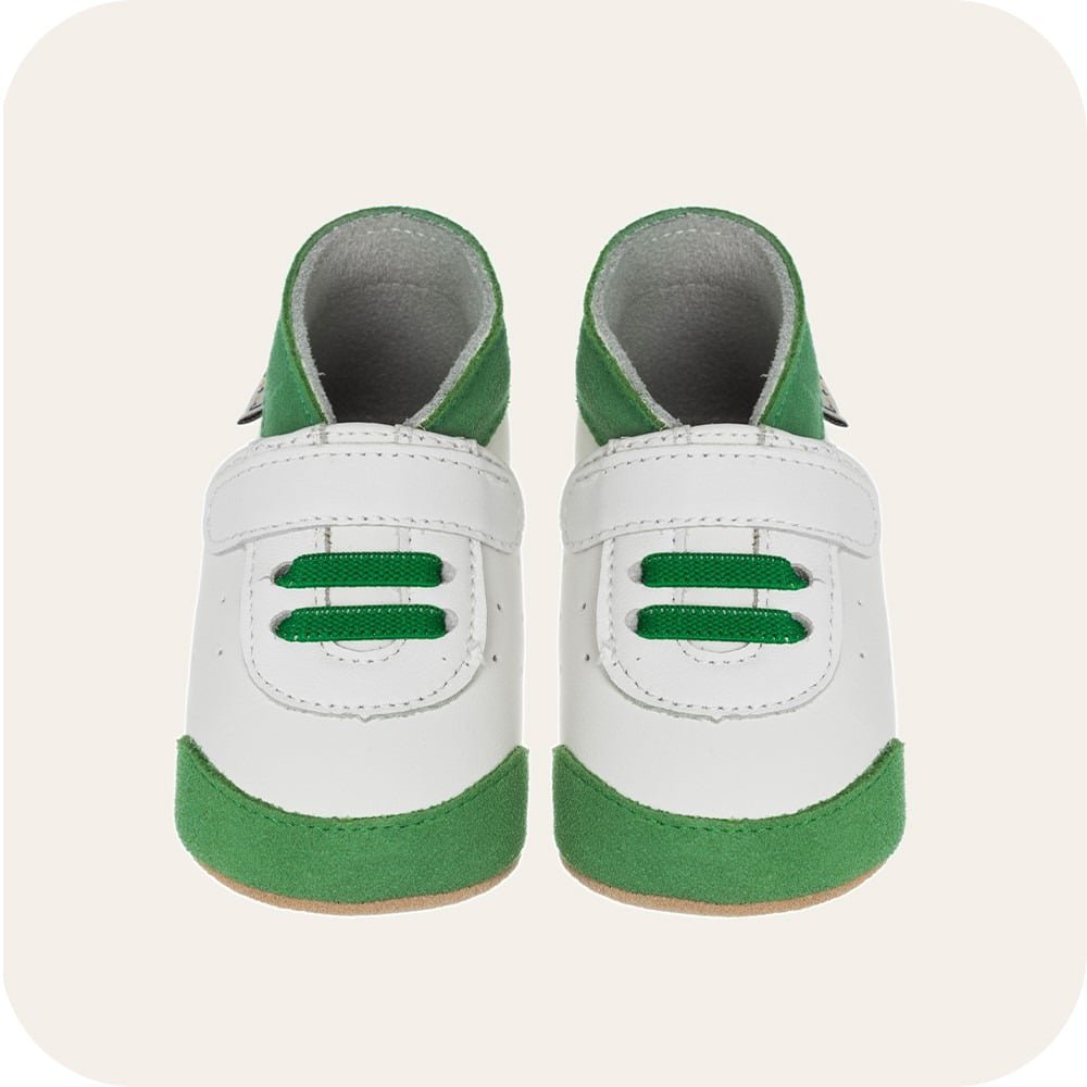 Weiße und Grüne Babyhausschuhe aus weichem Leder