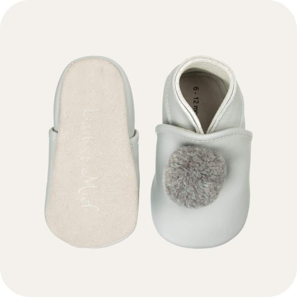 Babyschuhe mit Pompons Grau